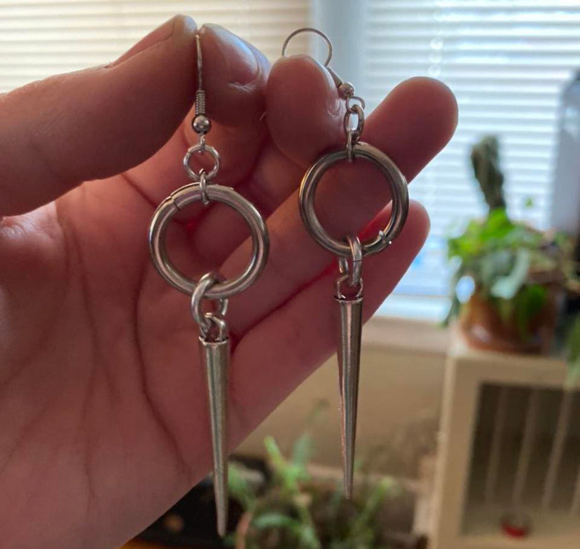 LARGE SPIKE O RING EARRINGS